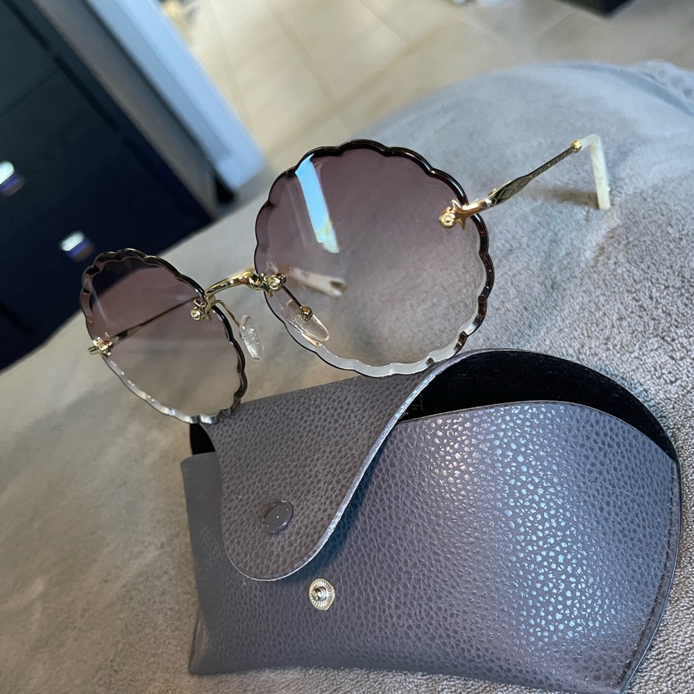 Chloe, round scalloped sunglasses